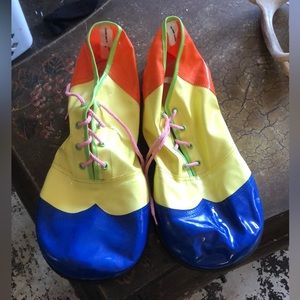 Clown shoes
